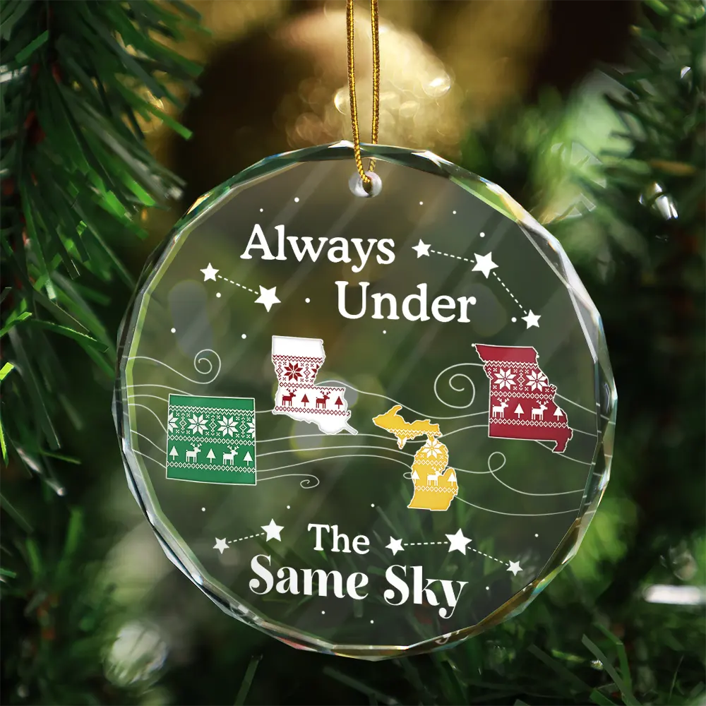 Family, Gift For Sibling, Parents, Gift For Grandparents, Gift For Sisters, Gift For Brothers, Gift For Bestie - Long Distance The Miles Don't Matter Christmas Pattern - Personalized Circle Glass Ornament