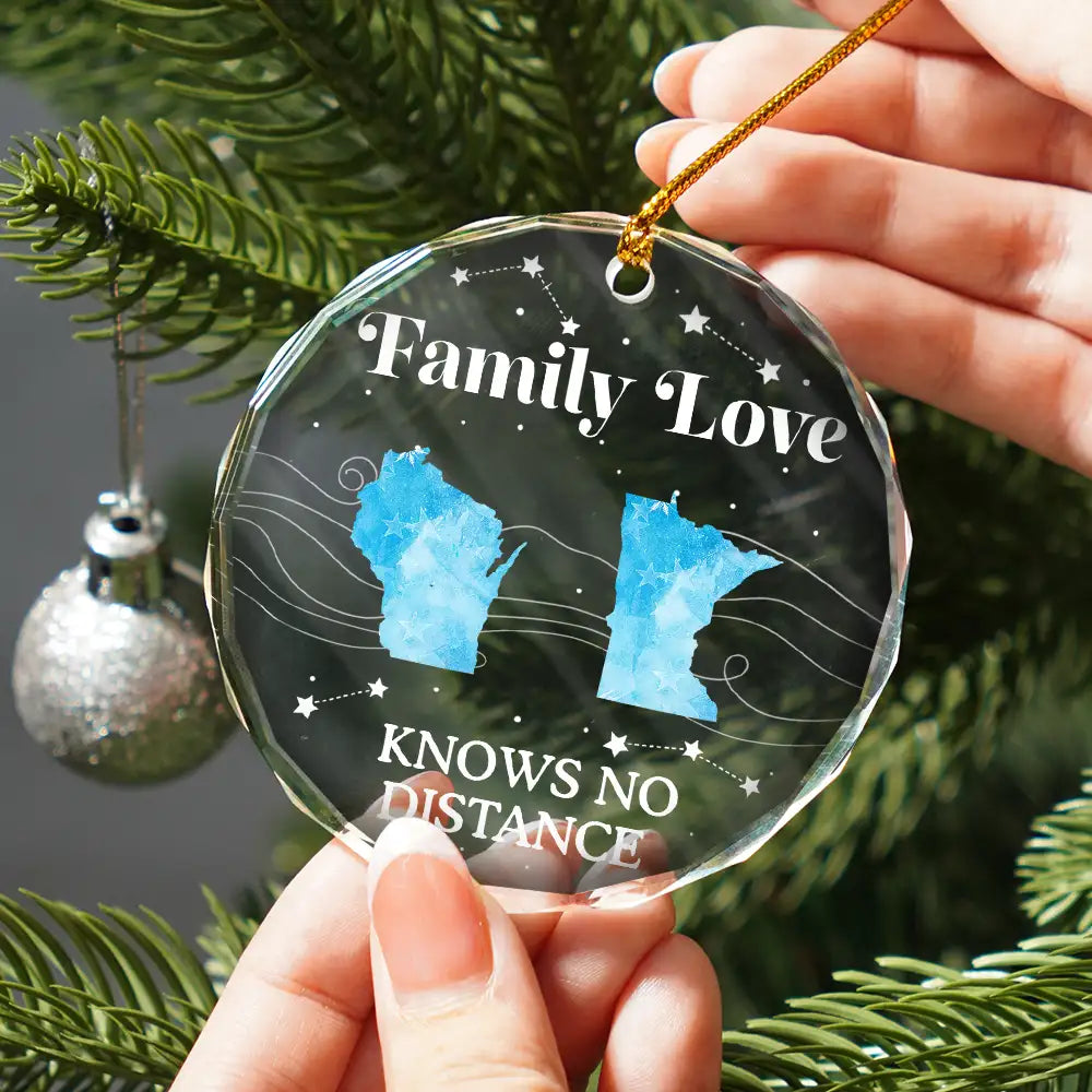 Family, Parents, Gift For Grandparents, Gift For Sibling, Gift For Sisters, Gift For Brothers - Family Love Knows No Distance Christmas - Personalized Glass Ornamen