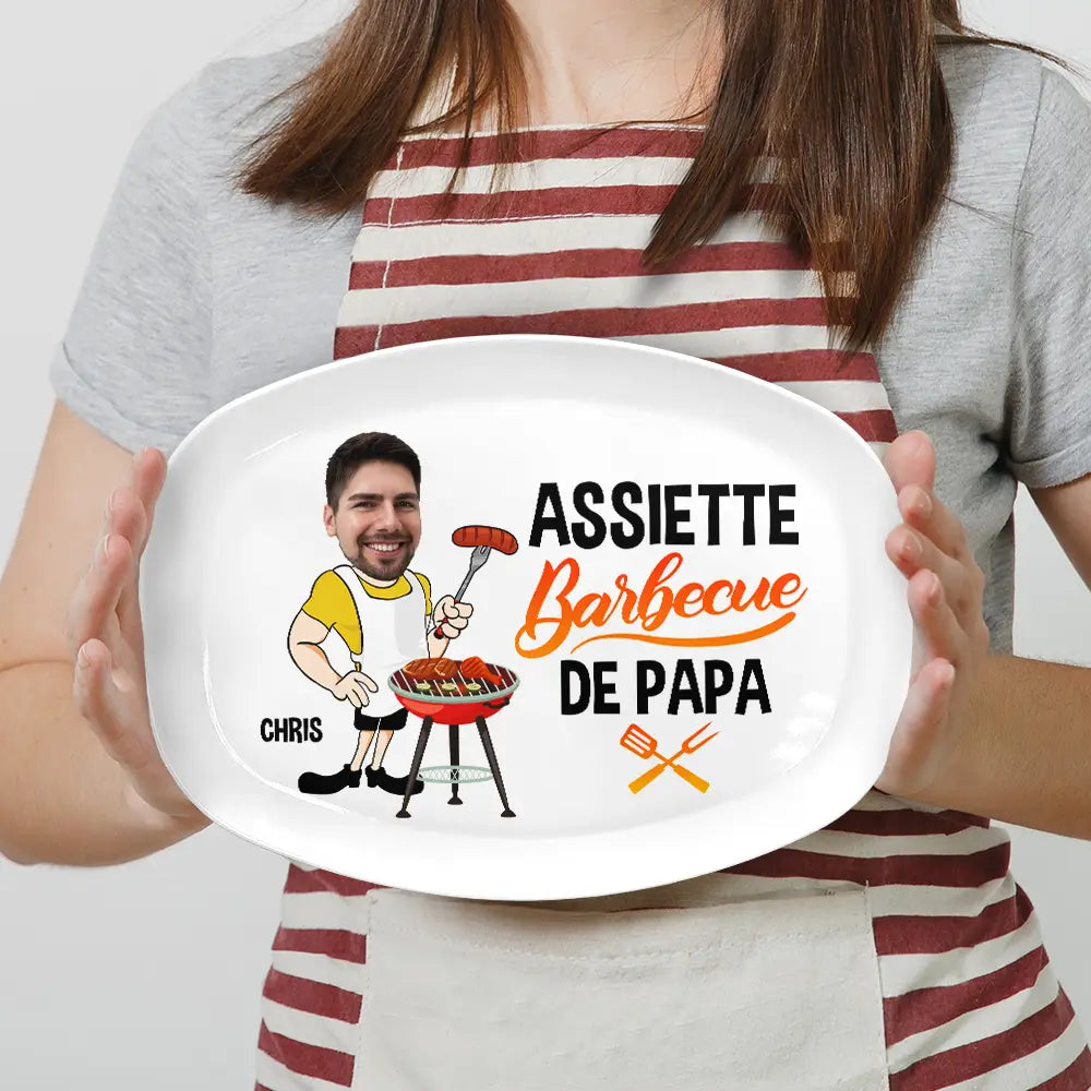 Gift For Husband,Gift For Boyfriend,Gift For Yourself,Gift For Men,Gift For Father,Dad's Hobby,Gift For Grandpa,Grandpa's Hobby,Grilling,French,Happy,Gift For Grandparents,Non-Eng,Photo,Icon,Playful - Photo Personnalisable Assiette Barbecue De Papa - Assiette Personnalisée