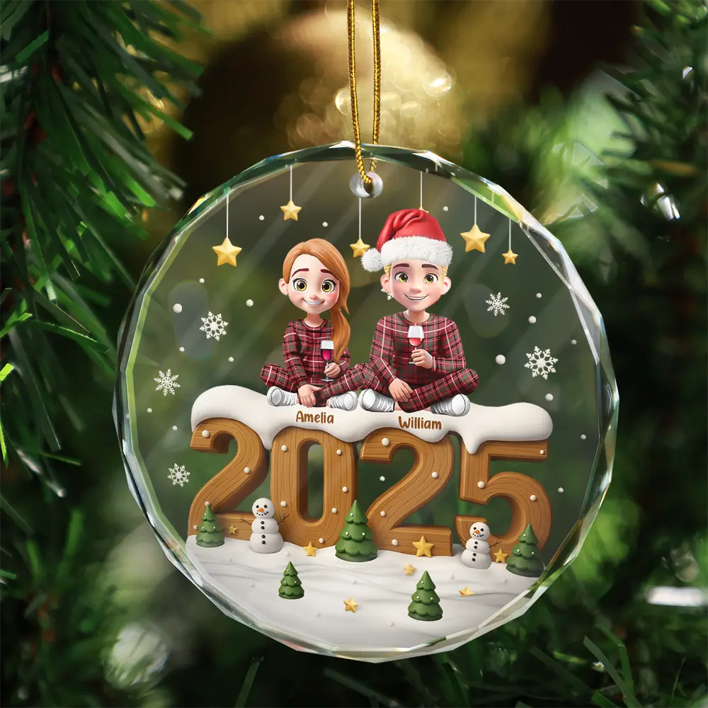 Family,Gift For Grandparents,Parents,Gift For Kids,Happy,Christmas,Non-Eng - 3D Effect Christmas Family And Dog Cat - Personalized Circle Glass Ornament
