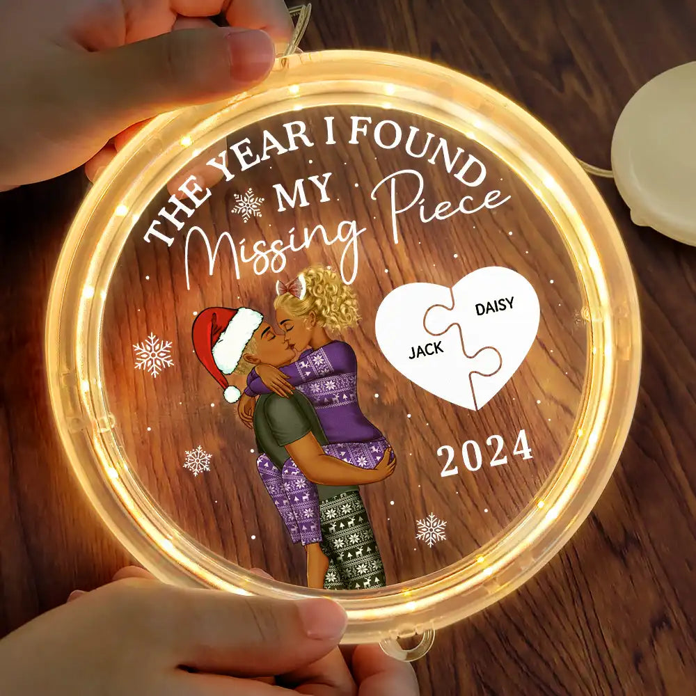 Gift For Couples, Gift For Husband, Gift For Wife, Gift For Boyfriend, Gift For Girlfriend - The Year I Found My Missing Piece Kissing Couples - Personalized LED Pendant Light