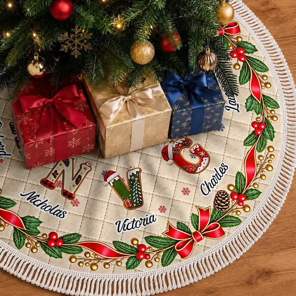 Christmas, Family, Icon, Sentimental - Gift For Family Mom Grandma - Personalized Family Name And Names Santa Hat Initials Christmas Tree Skirt