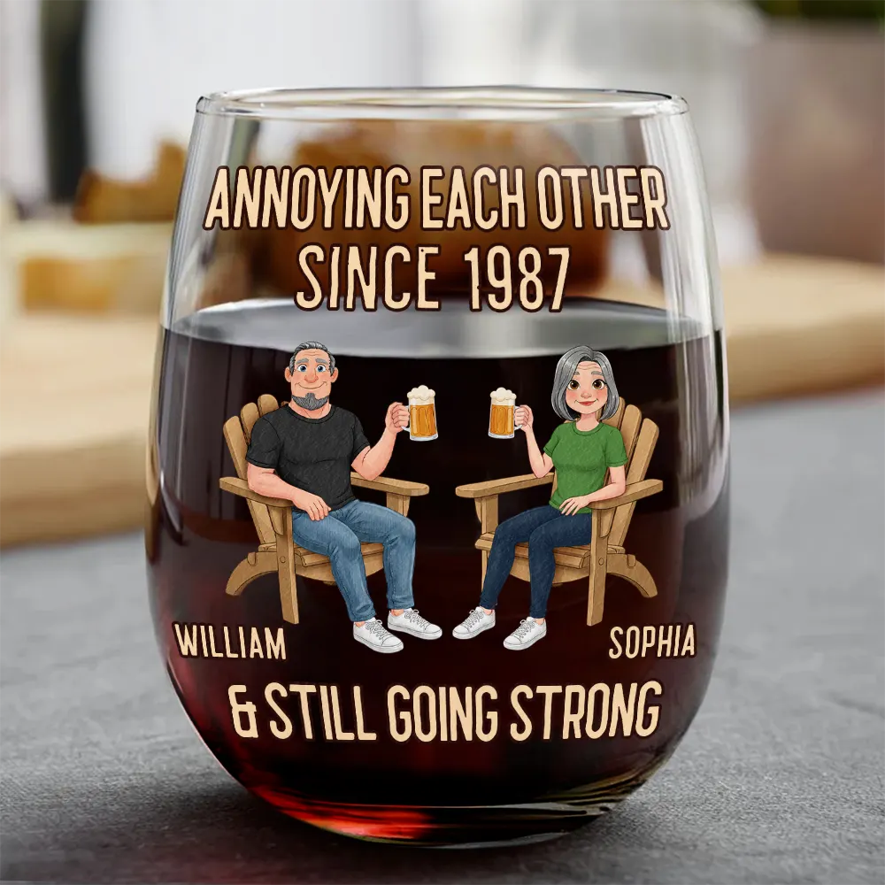 Wedding Anniversary, Humorous, Old Couples, Gift For Couples, Vector - Animate Couple Annoying Each Other - Personalized Stemless Wine Glass