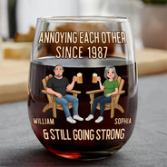 Wedding Anniversary, Humorous, Old Couples, Gift For Couples, Vector - Animate Couple Annoying Each Other - Personalized Stemless Wine Glass