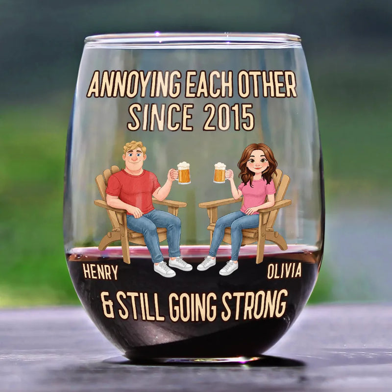Wedding Anniversary, Humorous, Old Couples, Gift For Couples, Vector - Animate Couple Annoying Each Other - Personalized Stemless Wine Glass