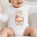 Top Market,New Baby,New Mom,Christmas,Humorous,Gift For Mother,Vector - Just Moved Out My Mom's Place Baby Shower Gifts For New Moms New Dads New Parents - Personalized Baby Onesie