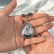 Gift For Yourself, Gift For Daughter, Gift For Son, Gift For Brothers, Gift For Sisters, Gift For Bestie, Graduation, Memorial, Photo, Sympathetic - Custom Photo Across The Stage Know I'm Right There - Personalized Teardrop Pin