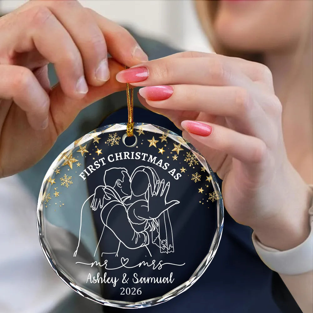 Art Design,Christmas,Married Couple,Romantic,Gift For Couples,Photo - Faceless Outline Sketch - Custom Photo Faceless Outline Sketch First Christmas As Mr. & Mrs. - Personalized Circle Glass Ornament
