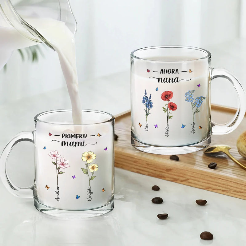 Gift For Women,Gift For Yourself,Gift For Mother,Gift For Grandma,Spanish,Love,Spanish,Top Market,Non-Eng,Glass Mug - Flor De Nacimiento Primero Mamá Ahora Abuela - Taza De Vidrio Personalizada