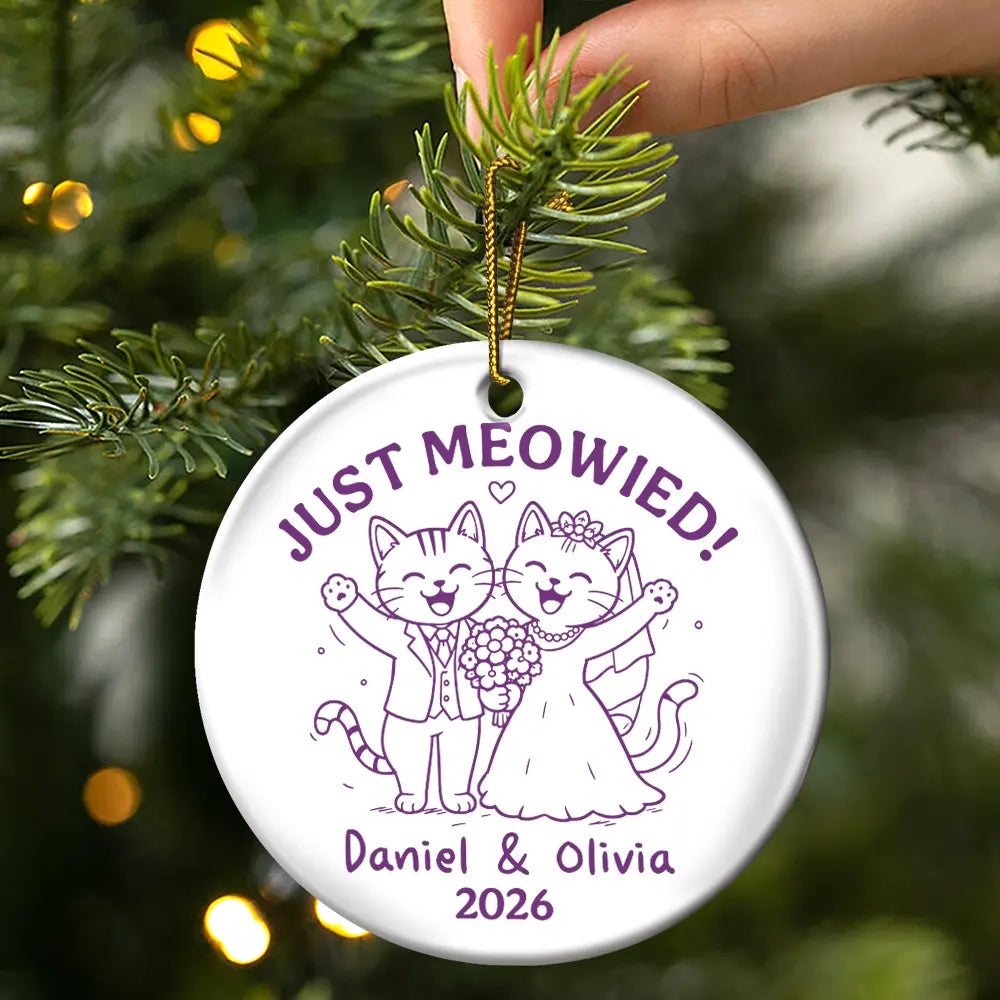 Christmas,Married Couple,Romantic,Gift For Couples,Icon - Just Meowied Couple - Personalized Circle Ceramic Ornament