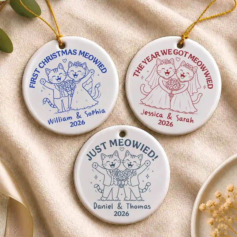 Christmas,Married Couple,Romantic,Gift For Couples,Icon - Just Meowied Couple - Personalized Circle Ceramic Ornament