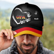 Gift For Yourself,Gift For Women,Gift For Men,Gift For Mother,Gift For Uncle,Gift For Aunt,Gift For Father,Gift For Grandma,Gift For Grandpa,Love,German - Flagge Deutschlands Handabdrücke Von Opa Papa Und Kindern - Personalisierte Klassische Kappe