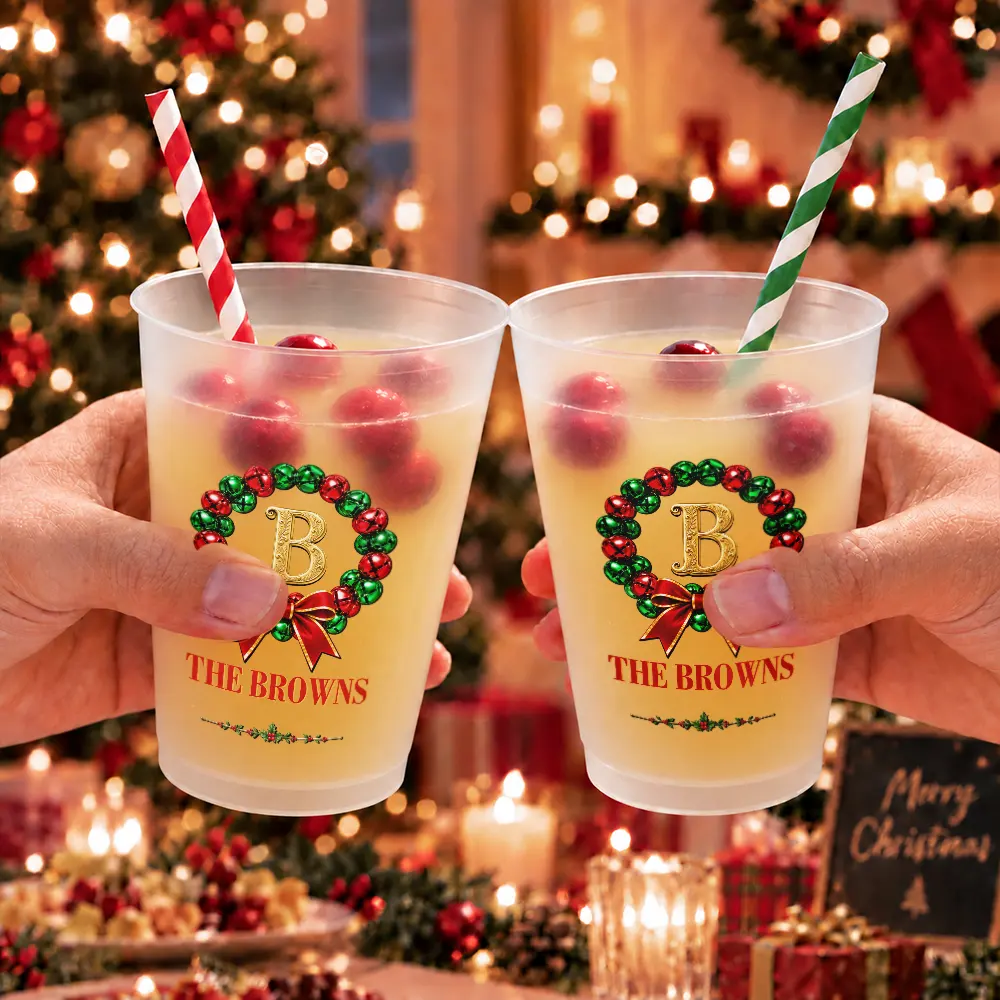 Christmas,Family,Icon,Sentimental,Top Market - Christmas Gift For Family Gathering - Personalized Family Name & Monogram In Holly Wreath Frosted Cups
