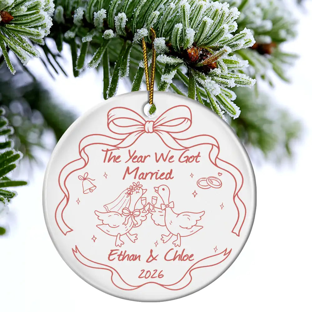 First Christmas,Christmas,Romantic,Gift For Couples,Icon - Merry & Married First Christmas Couple - Personalized Circle Ceramic Ornament