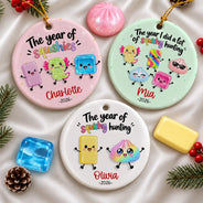 Top Market, Playful, Christmas, Gift For Kids, Icon - The Year I Did A Lot Of Squishy Hunting Keepsake Gift For Kids - Personalized Circle Ceramic Ornament