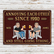 Top Market, Wedding Anniversary, Humorous, Old Couples, Summer, Gift For Couples, Vector - Retro Style Couple Annoying Each Other - Personalized Classic Metal Signs