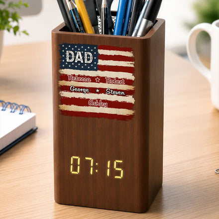 Stars & Stripes US Flag American Dad Grandpa - Personalized Pen Holder With Clock