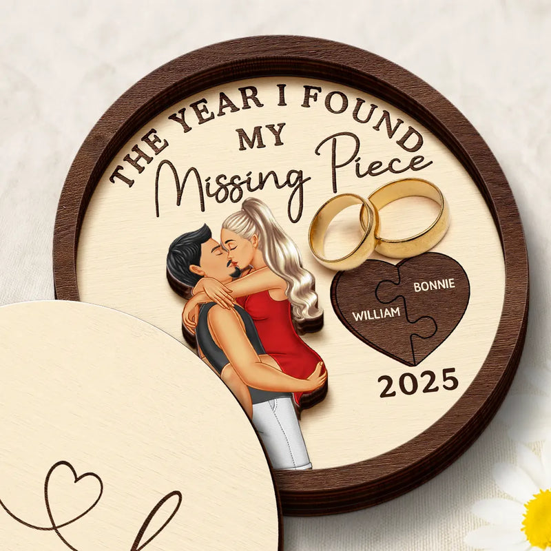 Gift For Husband, Gift For Wife, Gift For Boyfriend, Gift For Girlfriend, Custom Photo, Love, Gift For Couples - The Year I Found My Missing Piece Kissing Couples - Personalized 2-Layered Wooden Ring Dish