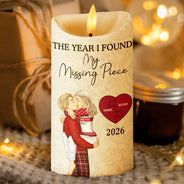 Christmas,Love,Gift For Couples,Gift For Husband,Gift For Wife,Gift For Boyfriend,Gift For Girlfriend,Anniversary - The Year I Found My Missing Piece Kissing Couples - Personalized Flameless LED Candle