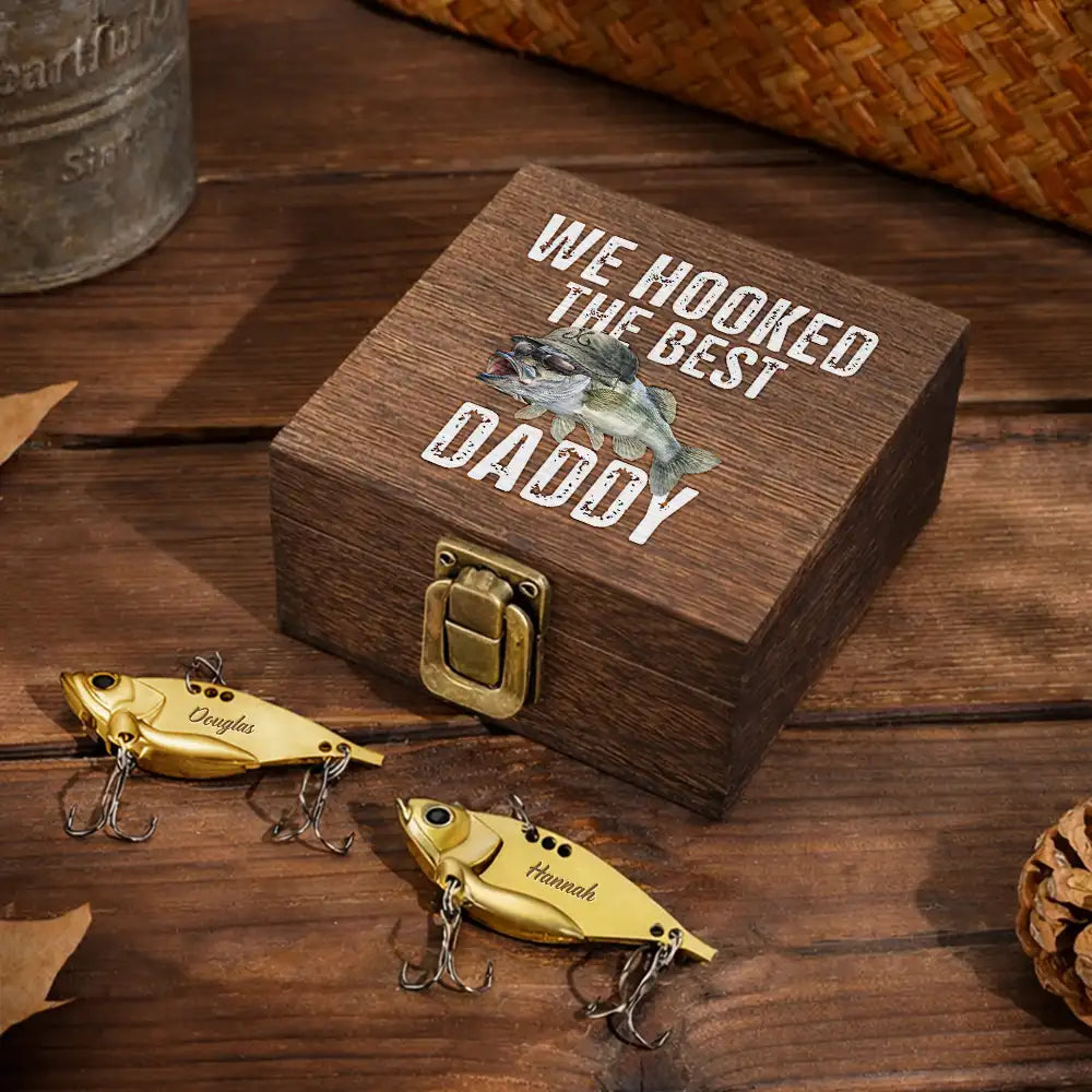 Funny, Dad - Children, Gift For Grandpa, Grandpa - Grandkids, Gift For Father, Fishing - We Hooked The Best Dad - Personalized Metal Fish Lure Set