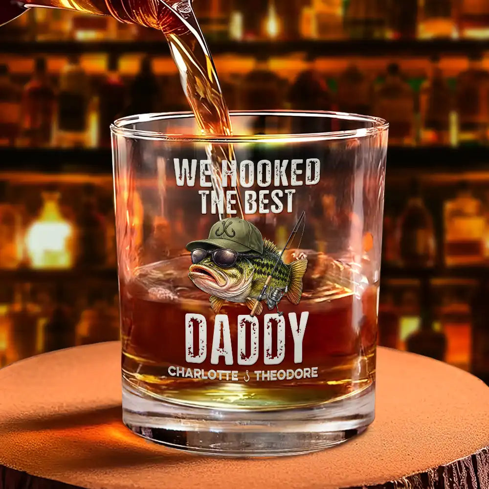 Gift For Husband,Gift For Men,Gift For Yourself,Gift For Grandpa,Gift For Father,Fishing,Icon,Humorous - We Hooked The Best Dad Grandpa - Personalized Whiskey Glass
